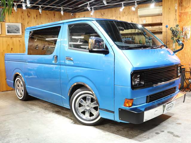 Toyota Hiace Van 9