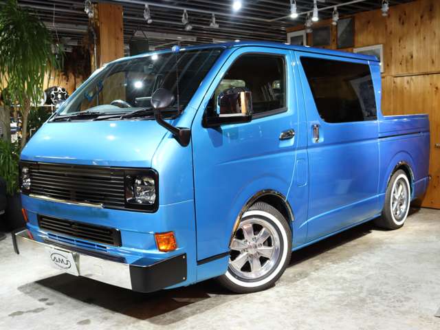 Toyota Hiace Van 10