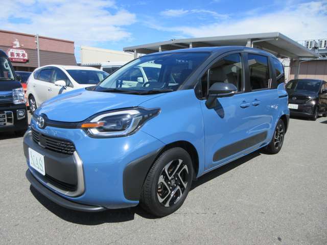 Toyota Sienta 5