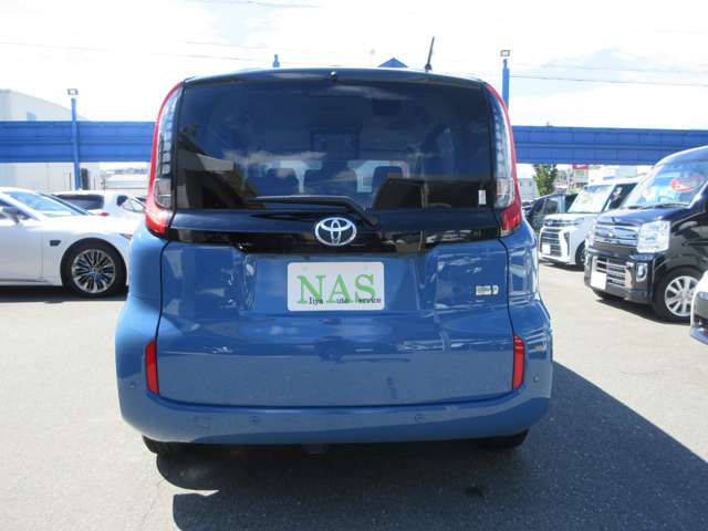 Toyota Sienta 7