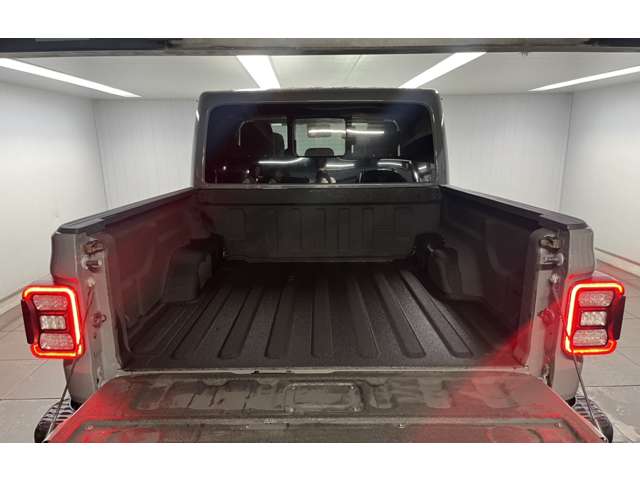 Jeep Gladiator 9