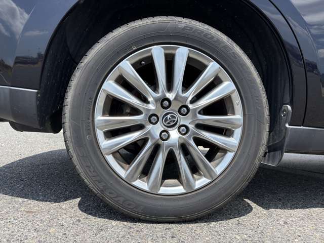 Toyota Harrier 3