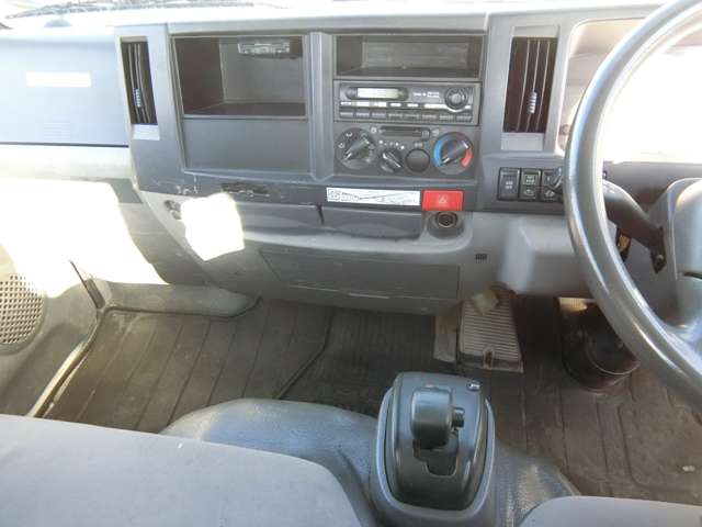 Isuzu Elf 12