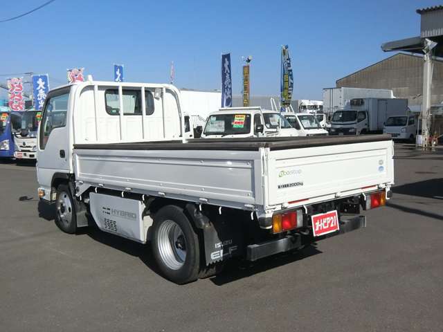 Isuzu Elf 4