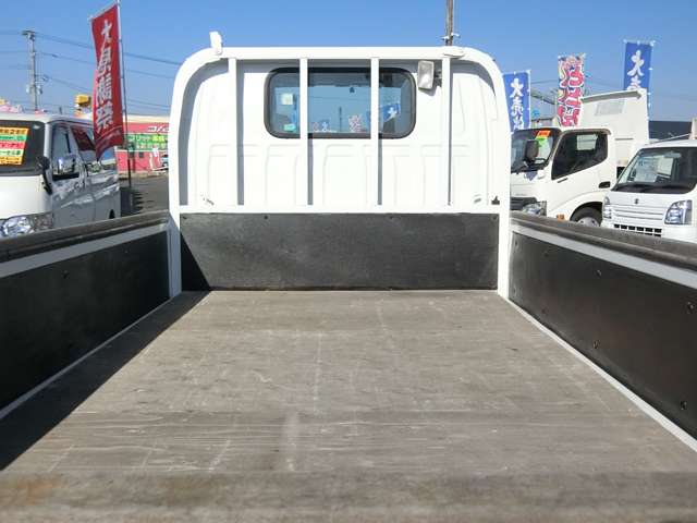 Isuzu Elf 6