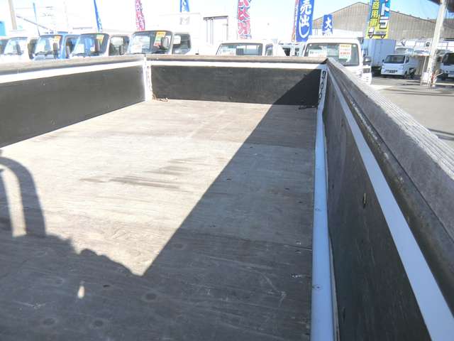 Isuzu Elf 7
