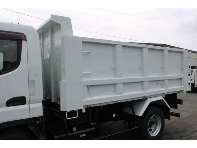 Mitsubishi Fuso Canter 11