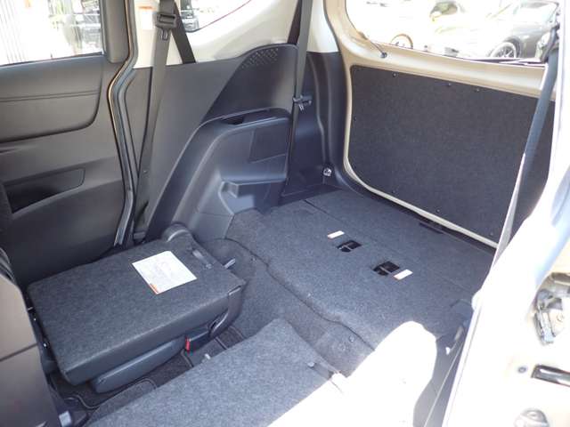 Toyota Sienta 10