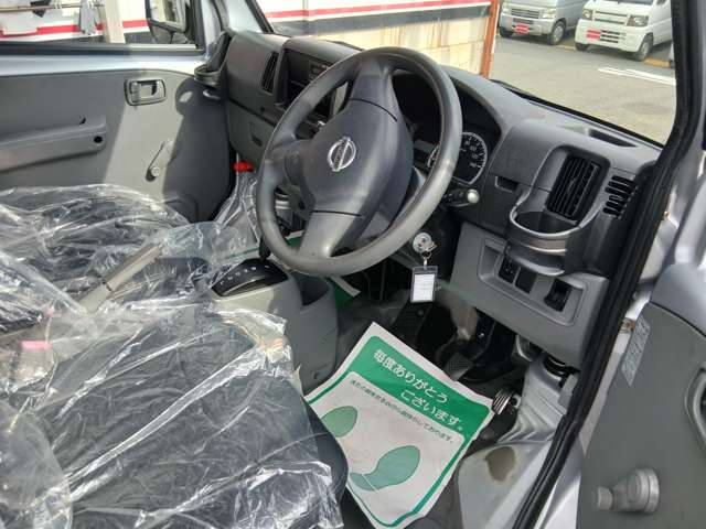 Nissan NV100 Clipper 12