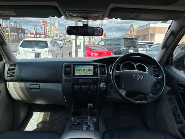 Toyota Hilux Surf 7