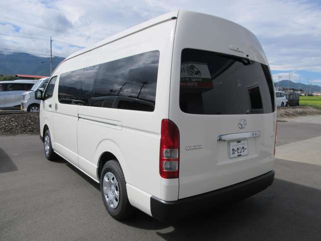 Toyota Hiace Commuter 9