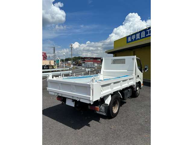 Hino Dutro 6