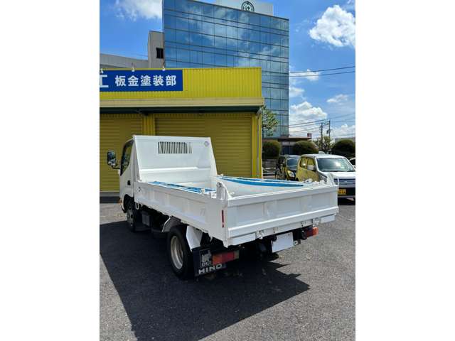 Hino Dutro 8