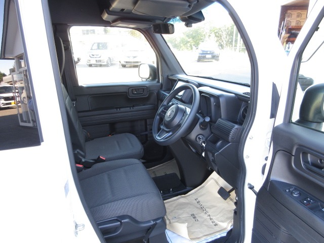 Honda N-VAN 12