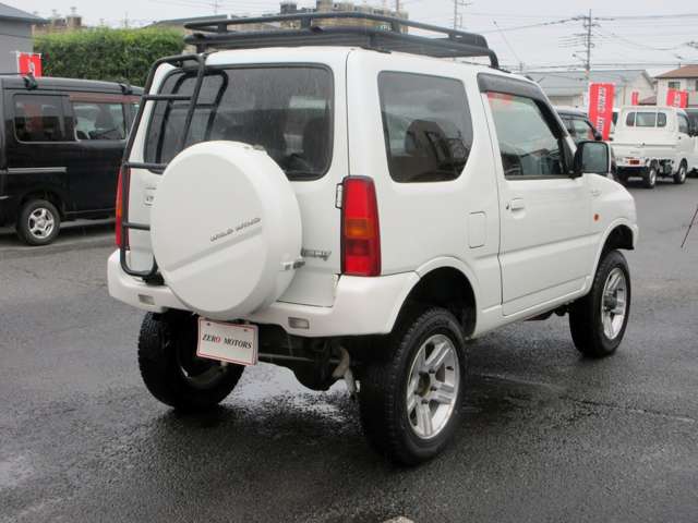 Suzuki Jimny 11