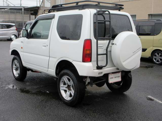 Suzuki Jimny 12