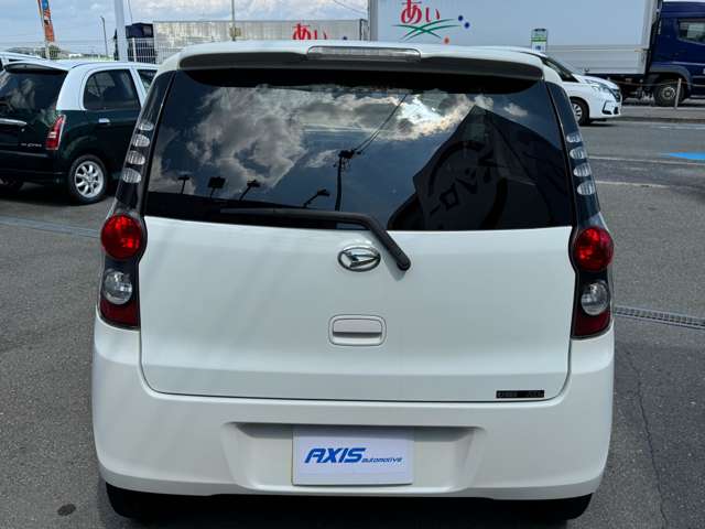 Daihatsu Mira 11