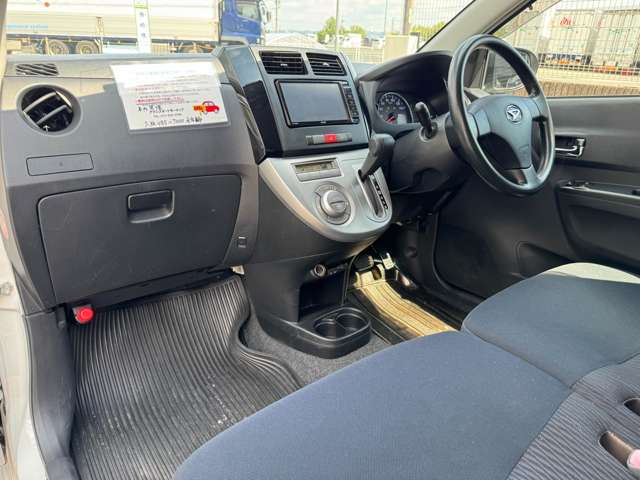 Daihatsu Mira 5