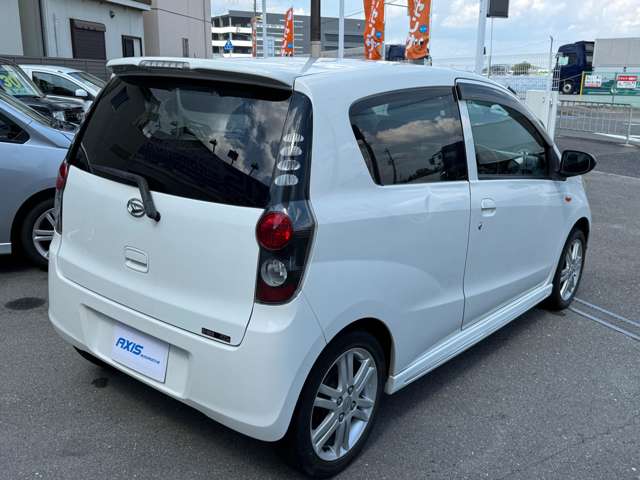 Daihatsu Mira 9