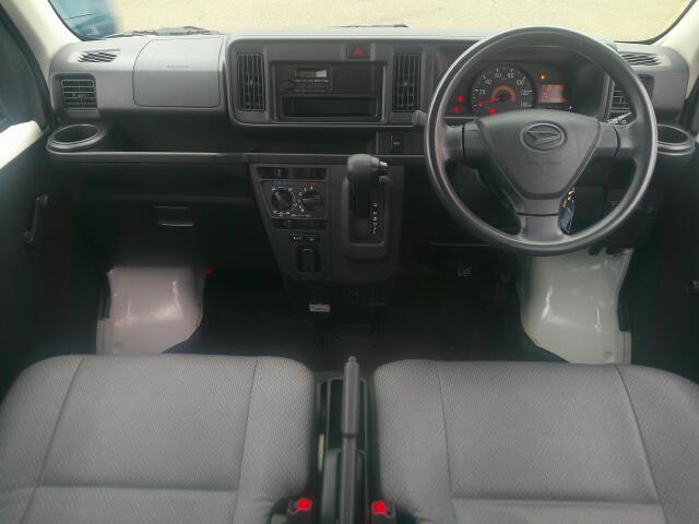 Daihatsu Hijet Cargo 2