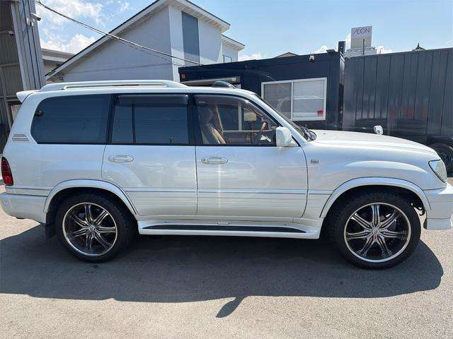 Toyota Land Cruiser Cygnus 3