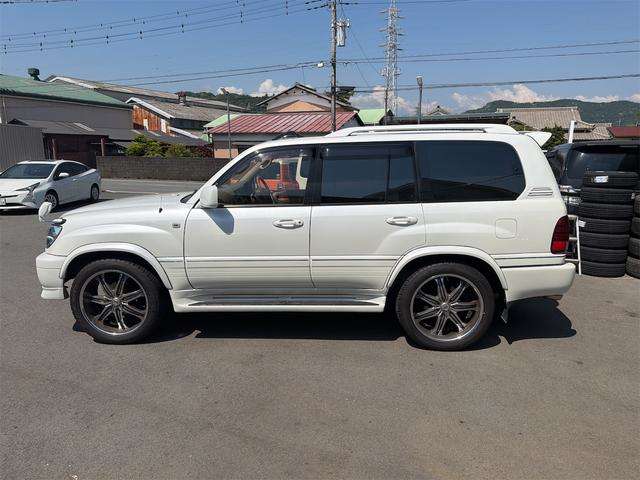 Toyota Land Cruiser Cygnus 4