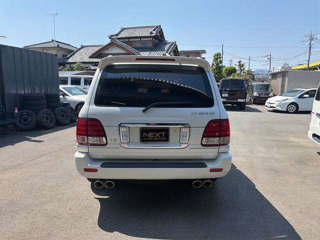 Toyota Land Cruiser Cygnus 5