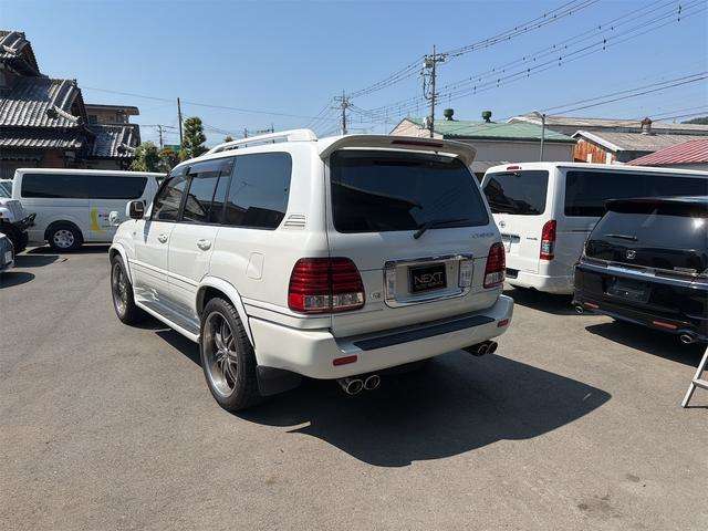 Toyota Land Cruiser Cygnus 6