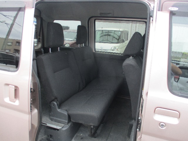 Daihatsu Hijet Cargo 11