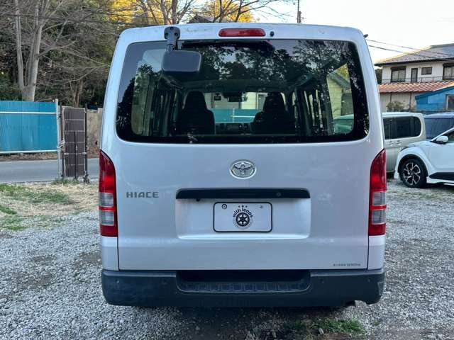 Toyota Hiace Van 12