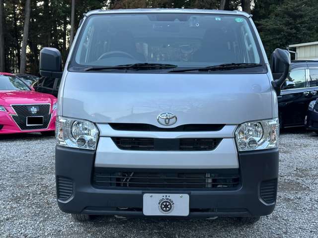 Toyota Hiace Van 8