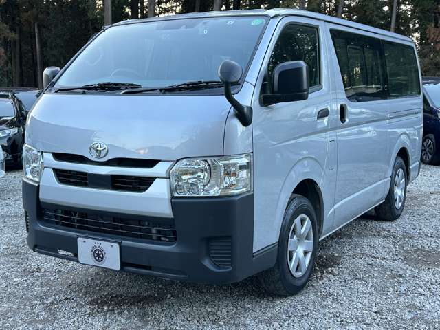 Toyota Hiace Van 9