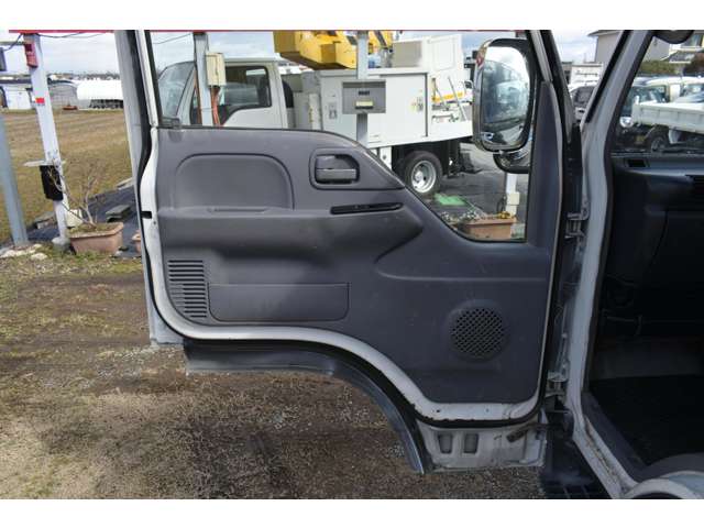 Isuzu Elf 11