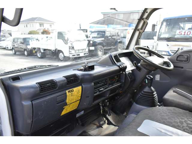 Isuzu Elf 12