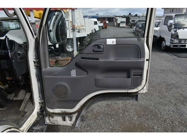 Isuzu Elf 8
