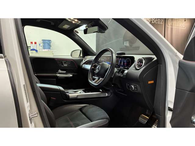 Mercedes-Benz GLB 6