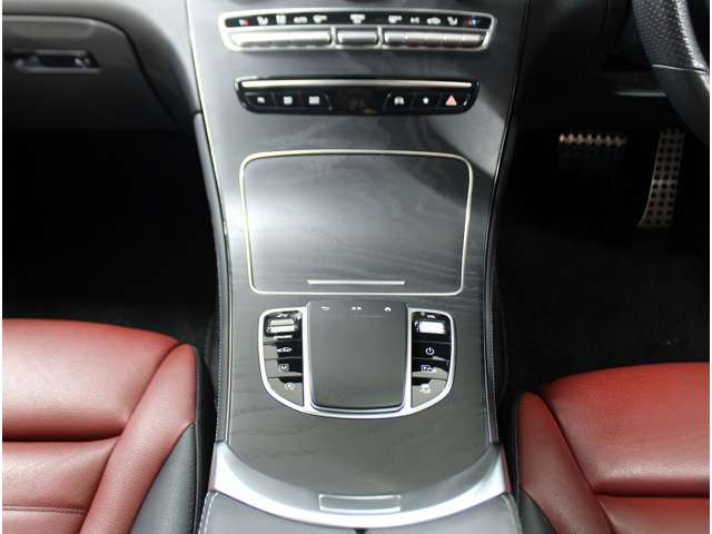 Mercedes-Benz GLC 10