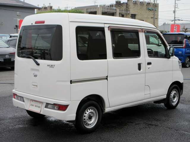 Daihatsu Hijet Cargo 12