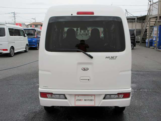 Daihatsu Hijet Cargo 7