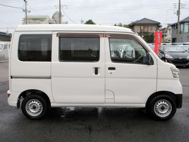 Daihatsu Hijet Cargo 8