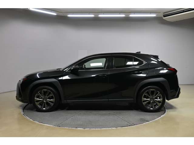 Lexus UX 4