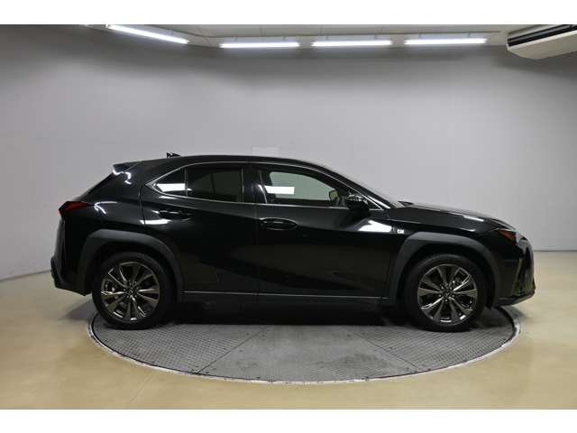 Lexus UX 5