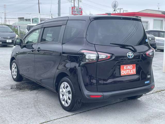 Toyota Sienta 11