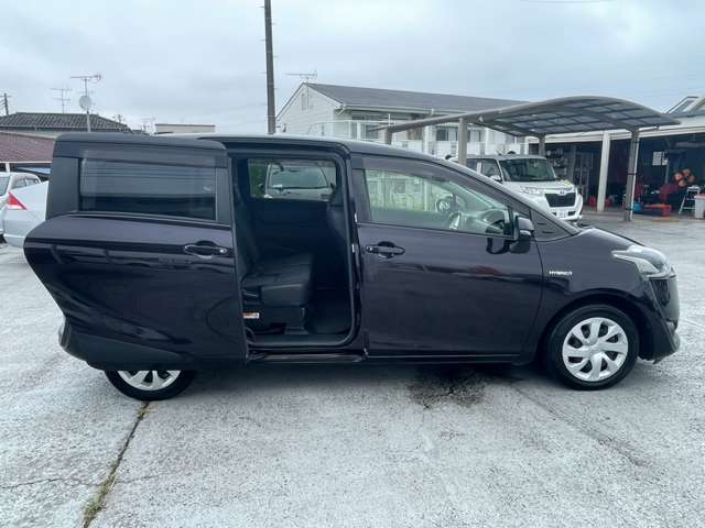 Toyota Sienta 8