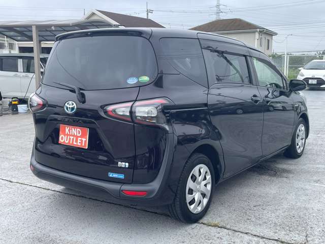 Toyota Sienta 10
