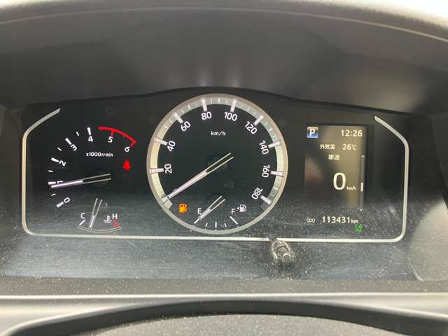 Toyota Hiace Van 12