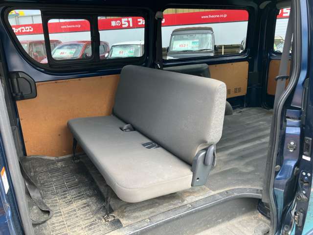 Toyota Hiace Van 10