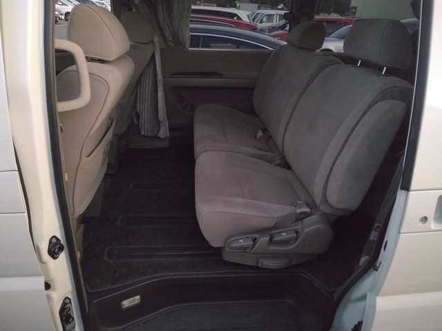 Nissan Elgrand 11