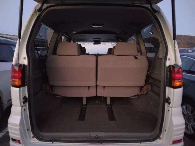 Nissan Elgrand 12