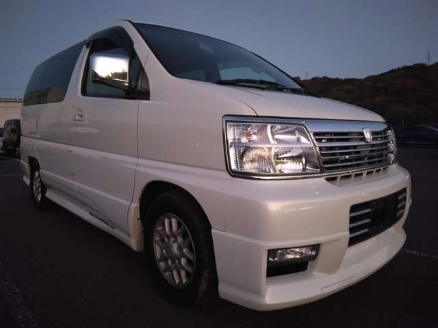 Nissan Elgrand 4